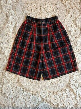 GAP 90's Plaid Bermuda Shorts, Red & Black, Size 5/6